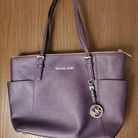 Michael Kors Purse - Picture 1 of 3